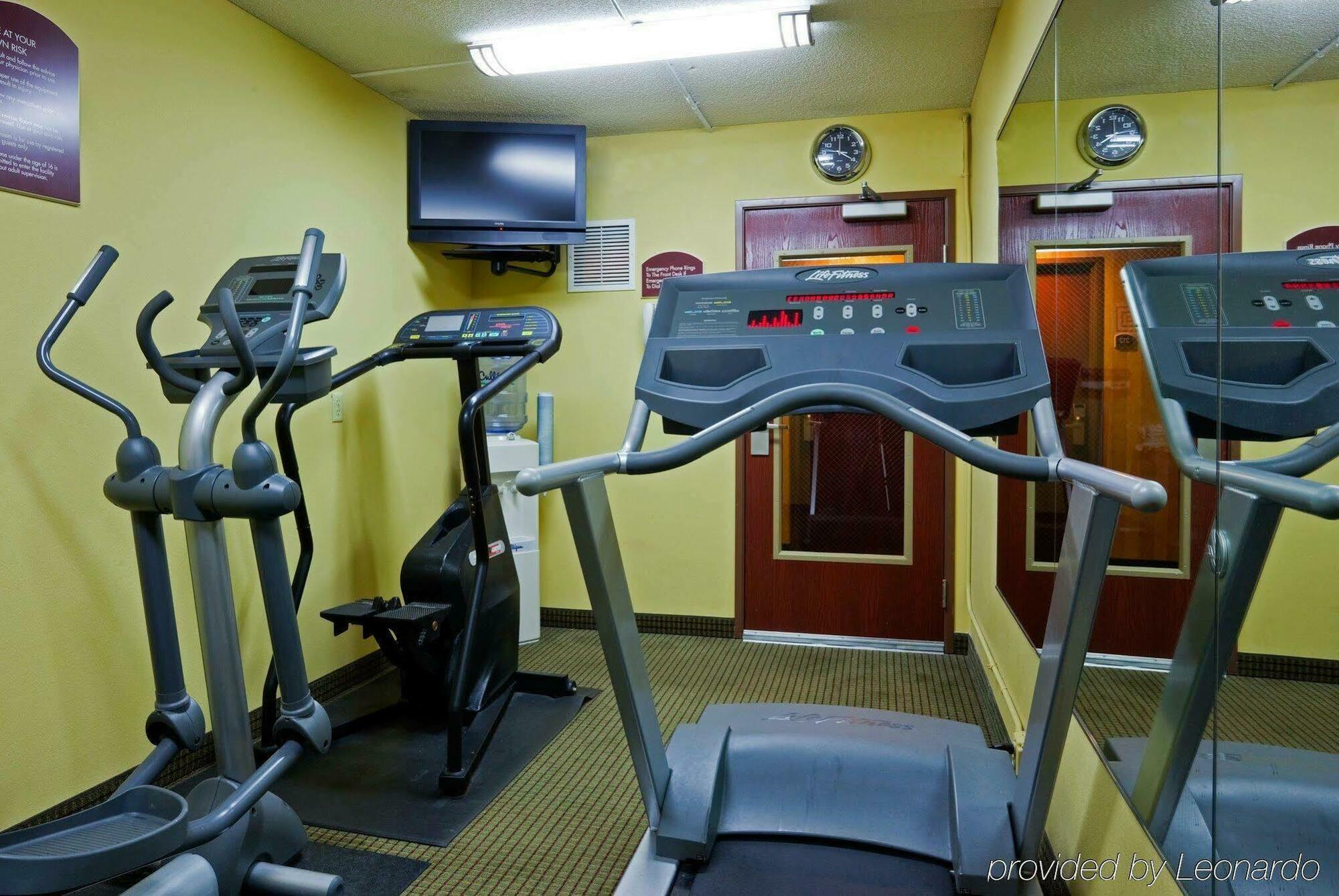 Holiday Inn Express Hotel & Suites Coon Rapids - Blaine Area By Ihg Ngoại thất bức ảnh